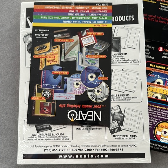 NEATO CD/DVD Premium Metallic Labels - Picture 8 of 8